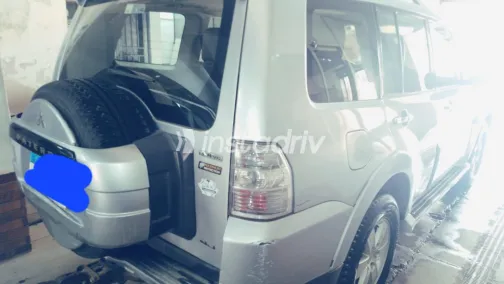 ميتسوبيشي باجيرو 2007 أبيض مستعملة للبيع - 3