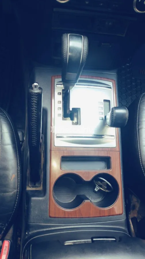 ميتسوبيشي باجيرو 2007 أبيض مستعملة للبيع - 6