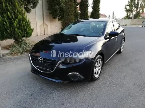 مازدا 3 2015 أزرق غامق مستعملة للبيع - 1