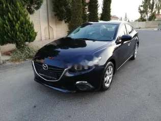 مازدا 3 2015 أزرق غامق مستعملة للبيع