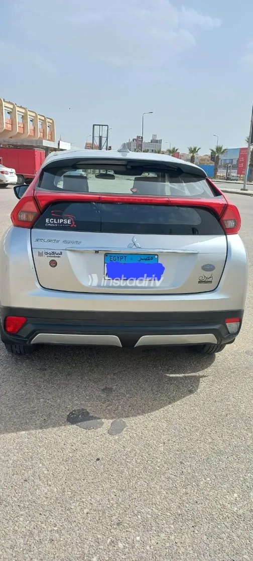 ميتسوبيشي اكليبس 2018 أبيض مستعملة للبيع - 7