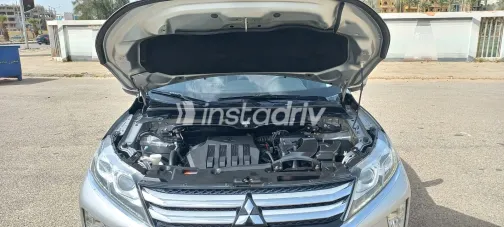 ميتسوبيشي اكليبس 2018 أبيض مستعملة للبيع - 8