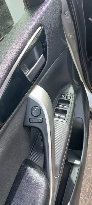 ميتسوبيشي اكليبس 2018 أبيض مستعملة للبيع