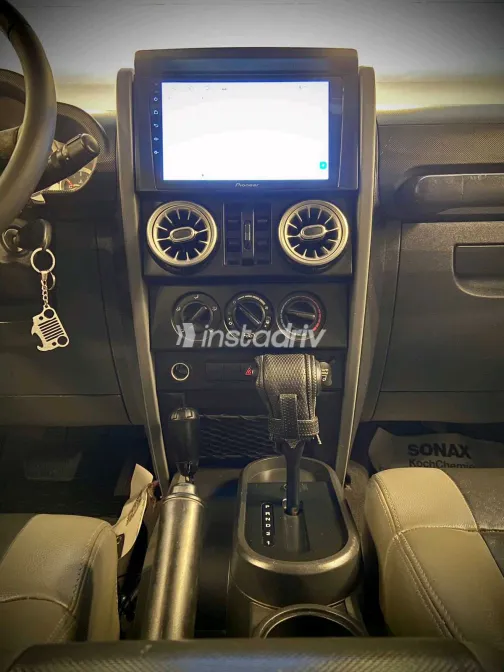 Jeep Wrangler 2010 White Used for Sale - 3