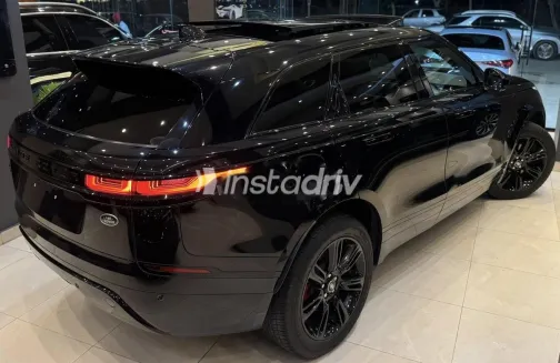 لاند روفر فيلار 2023 أسود مستعملة للبيع - 4