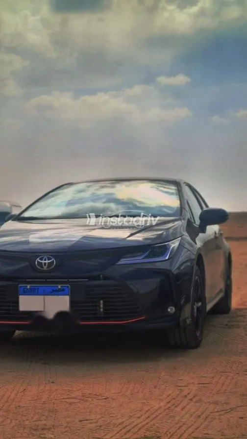 تويوتا كورولا 2022 أبيض مستعملة للبيع - 1