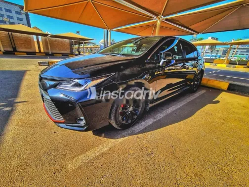 تويوتا كورولا 2022 أبيض مستعملة للبيع - 3