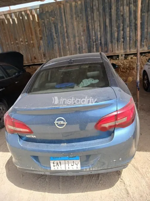 Opel Astra 2017 White Used for Sale - 10