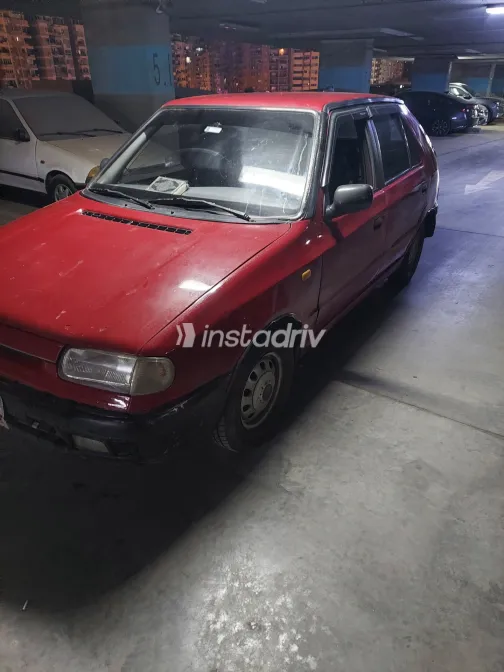 سكودا فيليشيا 1997 أبيض مستعملة للبيع - 1