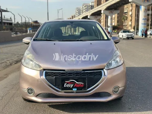 Peugeot 208 2013 Gold Used for Sale - 3