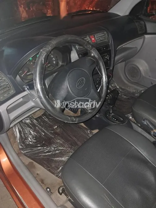 كيا بيكانتو 2005 برونزي مستعملة للبيع - 6