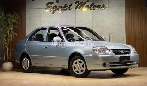 Hyundai Verna 2010 Silver Used for Sale - 3