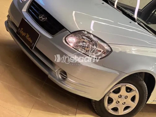 Hyundai Verna 2010 Silver Used for Sale - 4