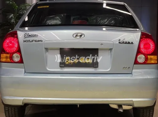 Hyundai Verna 2010 Silver Used for Sale - 7