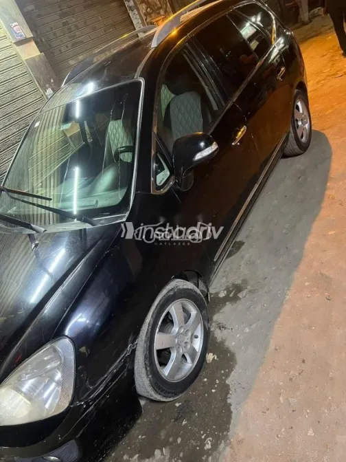 كيا كادنزا 2011 أبيض مستعملة للبيع - 3