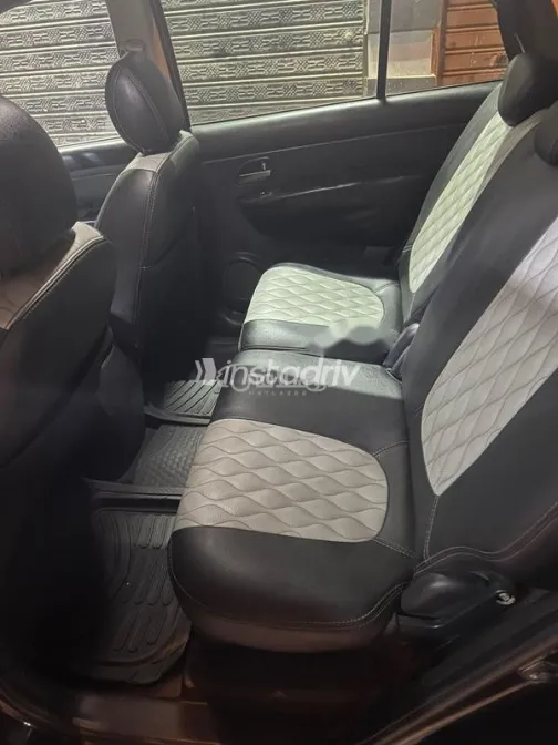 كيا كادنزا 2011 أبيض مستعملة للبيع - 7