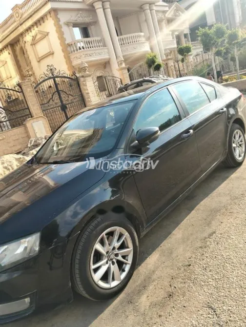سكودا اوكتافيا 2015 أسود مستعملة للبيع - 2