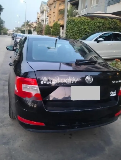 سكودا اوكتافيا 2015 أسود مستعملة للبيع - 6