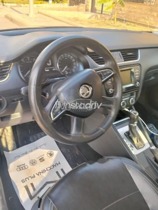 سكودا اوكتافيا 2015 أسود مستعملة للبيع - 7