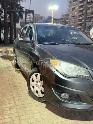 هيونداي إلنترا 2020 رمادي مستعملة للبيع