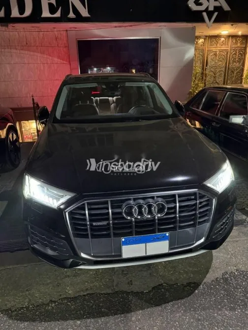 اودي Q7 2023 أسود مستعملة للبيع - 1