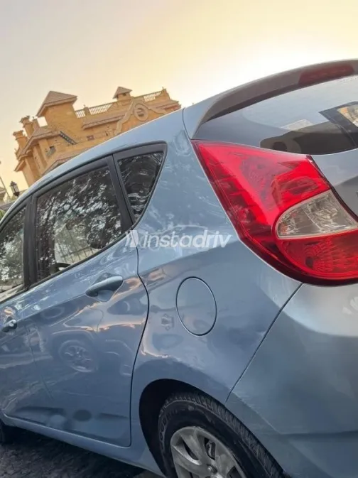 هيونداي اكسنت RB 2012 أزرق غامق مستعملة للبيع - 4