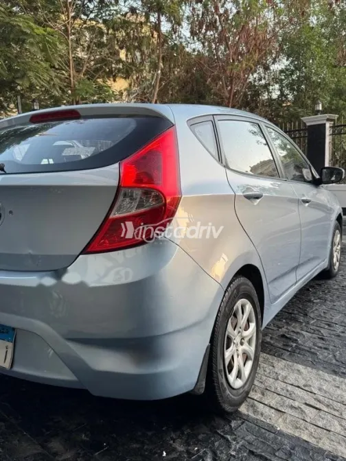 هيونداي اكسنت RB 2012 أزرق غامق مستعملة للبيع - 5