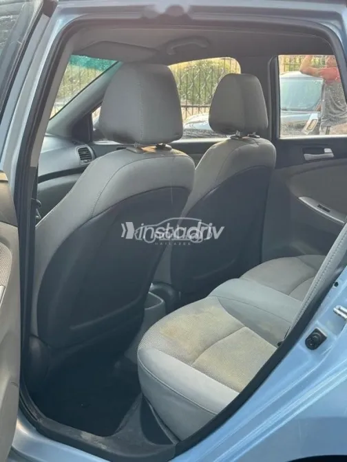 هيونداي اكسنت RB 2012 أزرق غامق مستعملة للبيع - 7