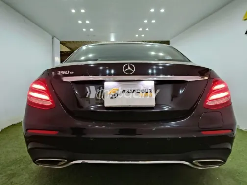 مرسيدس E 350 2018 أسود مستعملة للبيع - 4