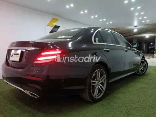 مرسيدس E 350 2018 أسود مستعملة للبيع - 5