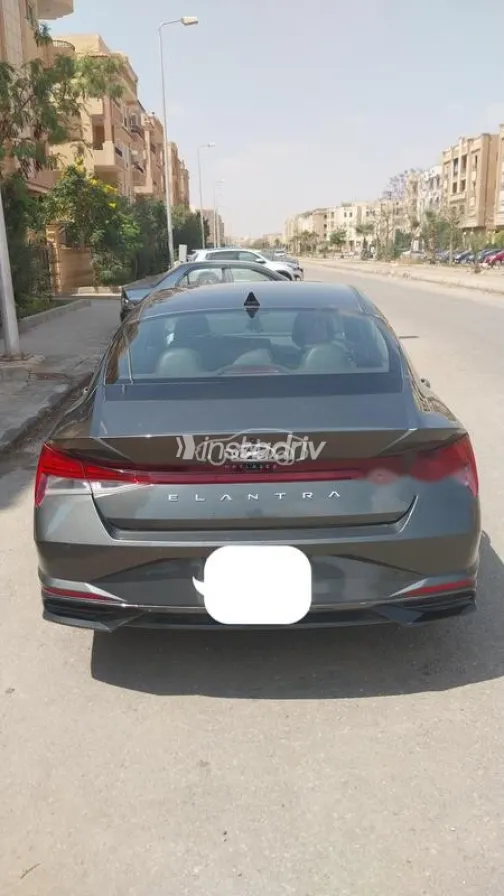 هيونداي إلنترا سى ان 7 2022 أبيض مستعملة للبيع - 3