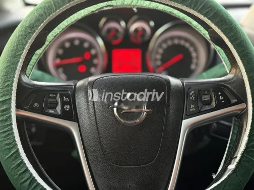 اوبل أسترا 2019 فضي مستعملة للبيع - 6