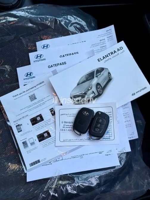 هيونداي إلنترا 2025 أزرق غامق مستعملة للبيع - 7