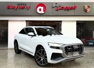 اودي Q8 2021 أبيض مستعملة للبيع