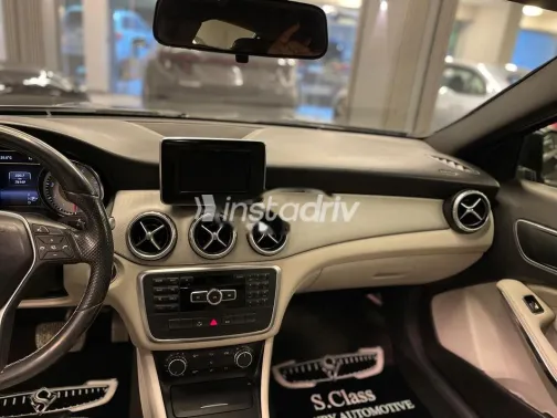 Mercedes GLA 200 2015 Black Used for Sale - 9