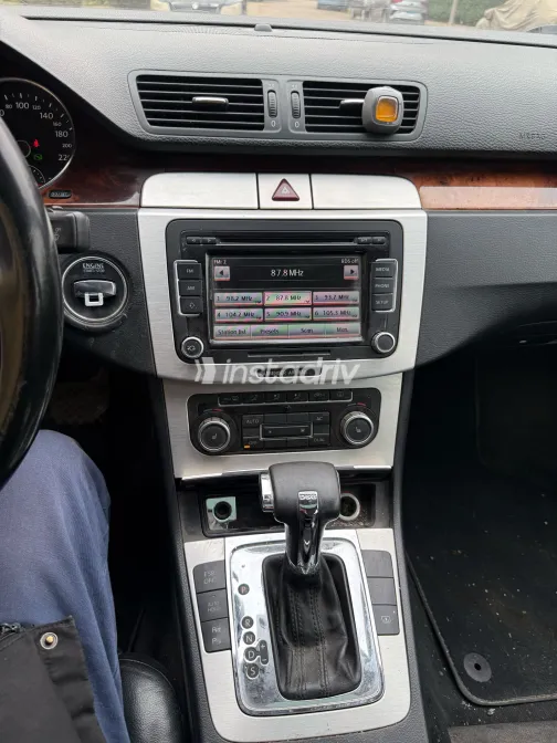 فولكس فاغن باسات 2010 أبيض مستعملة للبيع - 2