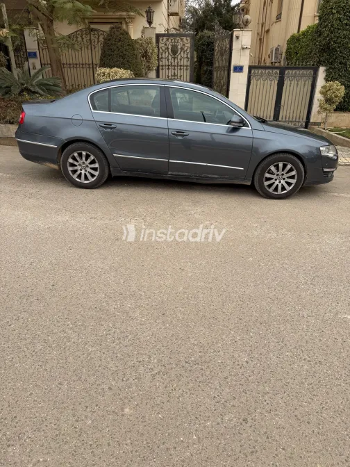 فولكس فاغن باسات 2010 أبيض مستعملة للبيع - 4