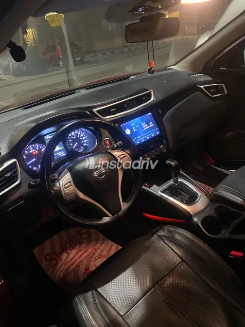 Nissan Qashqai 2017 White Used for Sale - 3