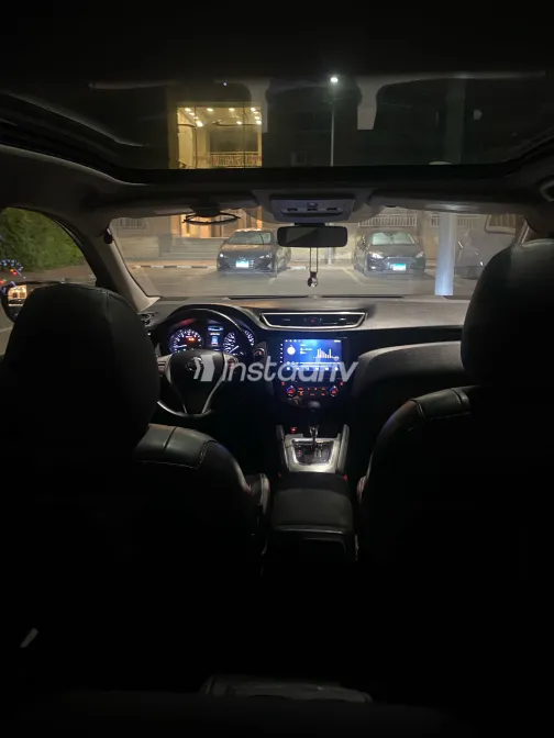 Nissan Qashqai 2017 White Used for Sale - 5