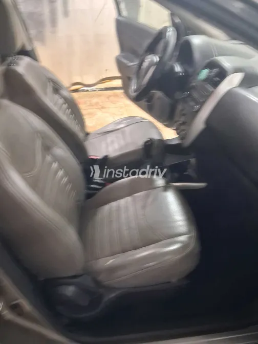 نيسان صنى 2021 أبيض مستعملة للبيع - 2