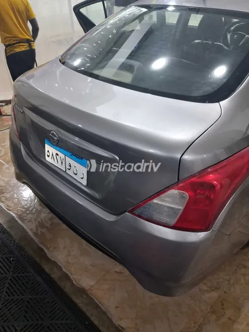 نيسان صنى 2021 أبيض مستعملة للبيع - 4