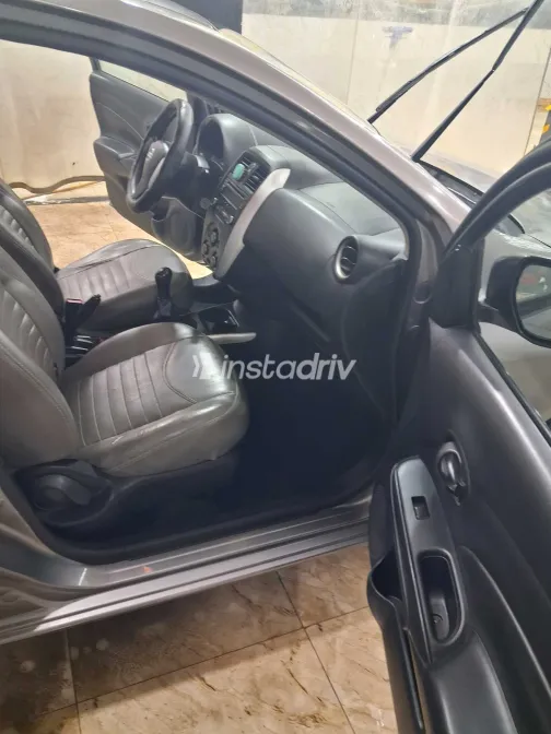 نيسان صنى 2021 أبيض مستعملة للبيع - 5