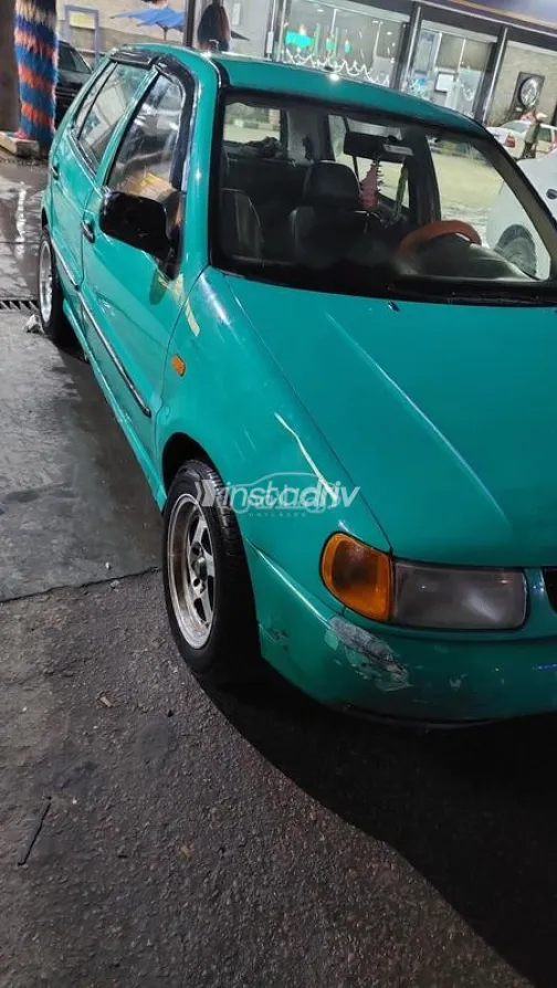 فولكس فاغن بولو 1996 أخضر مستعملة للبيع - 4