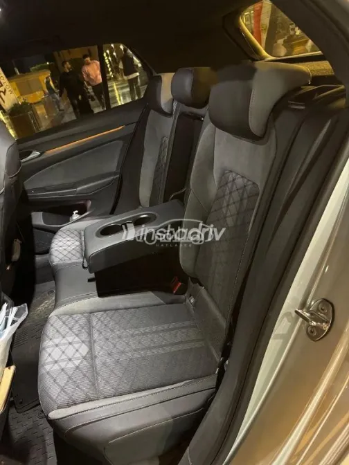 فولكس فاغن جولف 6 2024 فضي مستعملة للبيع - 6