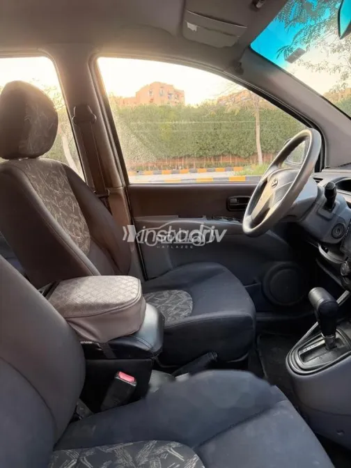 Hyundai Matrix 2005 Silver Used for Sale - 4