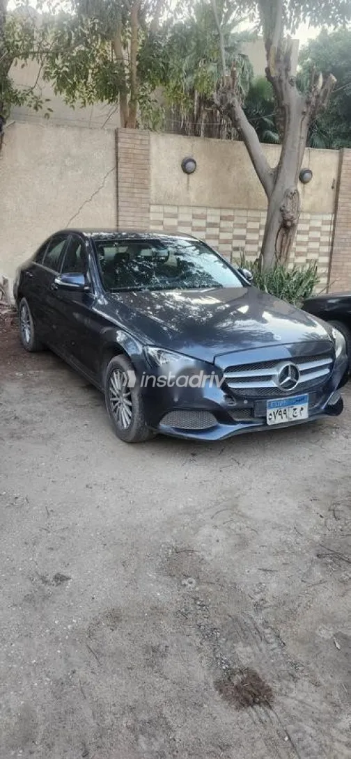 مرسيدس C 180 2015 رمادي غامق مستعملة للبيع - 2