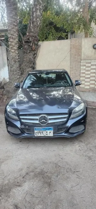 مرسيدس C 180 2015 رمادي غامق مستعملة للبيع