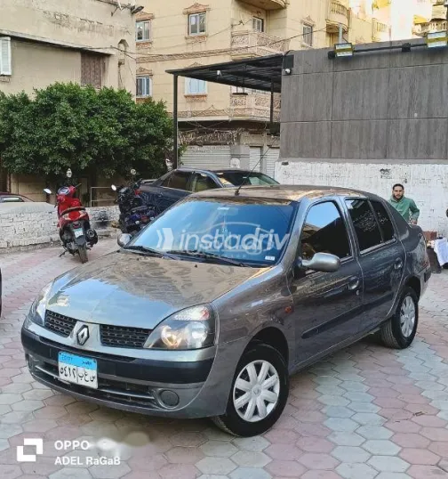 Renault Clio 2002 Gray Used for Sale - 1