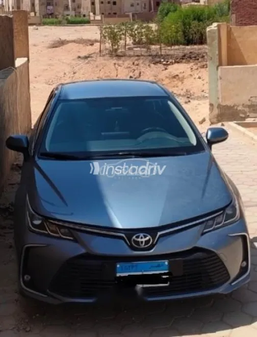 تويوتا كورولا 2019 أبيض مستعملة للبيع - 1