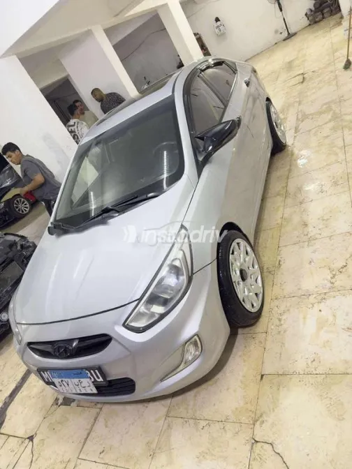 Hyundai Elantra HD 2018 White Used for Sale - 5